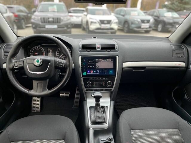 Белый Шкода Октавия Скаут, объемом двигателя 2 л и пробегом 283 тыс. км за 11600 $, фото 10 на Automoto.ua