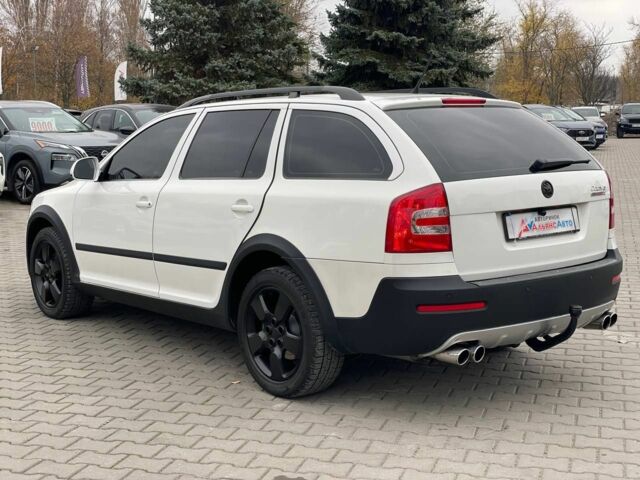 Белый Шкода Октавия Скаут, объемом двигателя 2 л и пробегом 283 тыс. км за 11600 $, фото 4 на Automoto.ua