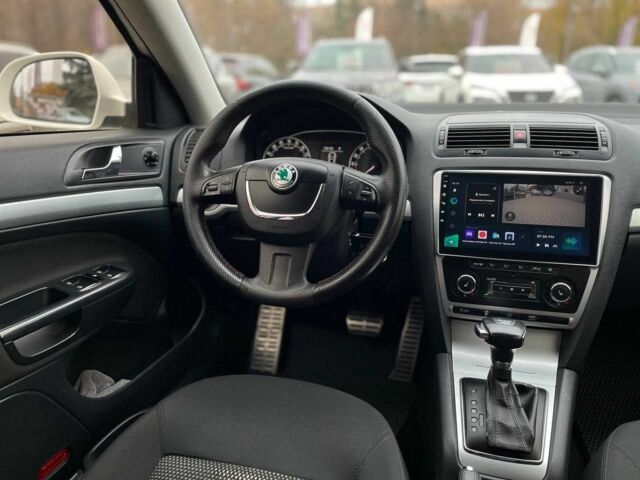 Белый Шкода Октавия Скаут, объемом двигателя 2 л и пробегом 283 тыс. км за 11600 $, фото 14 на Automoto.ua