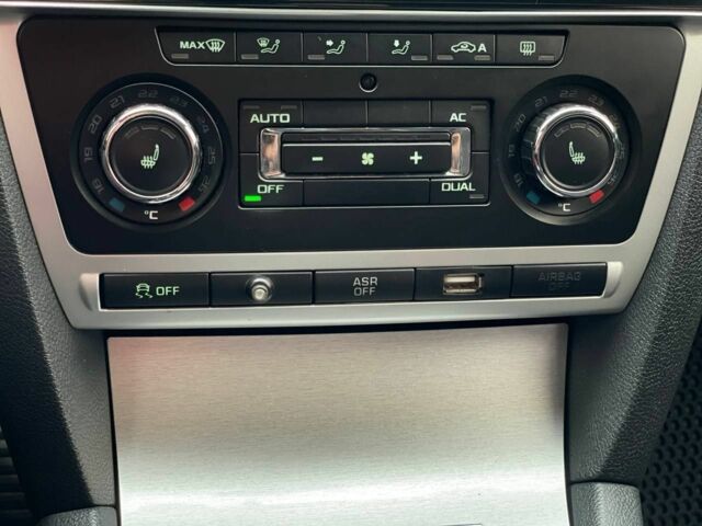 Белый Шкода Октавия Скаут, объемом двигателя 2 л и пробегом 283 тыс. км за 11600 $, фото 12 на Automoto.ua