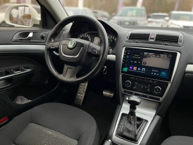 Белый Шкода Октавия Скаут, объемом двигателя 2 л и пробегом 283 тыс. км за 11600 $, фото 18 на Automoto.ua