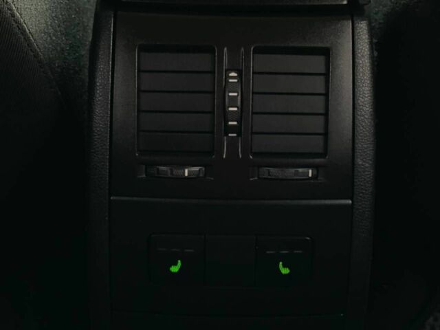 Белый Шкода Октавия Скаут, объемом двигателя 2 л и пробегом 283 тыс. км за 11600 $, фото 20 на Automoto.ua