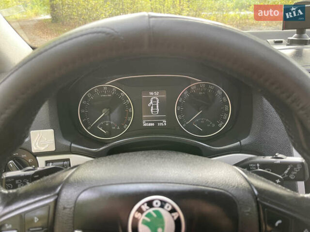 Білий Шкода Octavia Scout, об'ємом двигуна 2 л та пробігом 304 тис. км за 10100 $, фото 22 на Automoto.ua