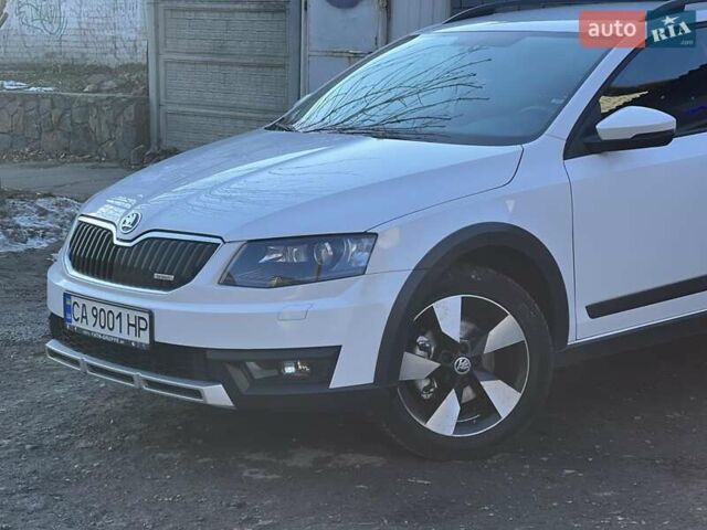 Белый Шкода Октавия Скаут, объемом двигателя 2 л и пробегом 307 тыс. км за 13700 $, фото 22 на Automoto.ua