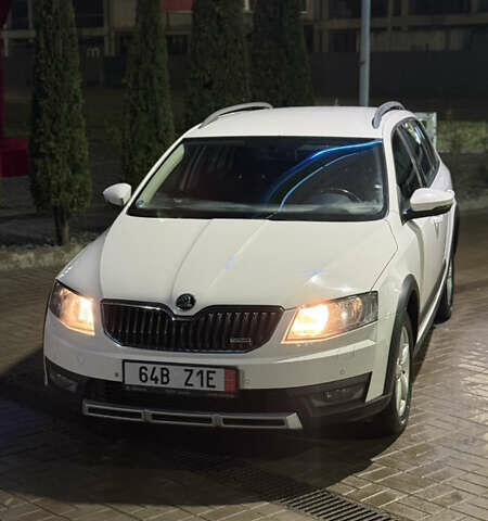 Белый Шкода Октавия Скаут, объемом двигателя 2 л и пробегом 255 тыс. км за 11900 $, фото 15 на Automoto.ua