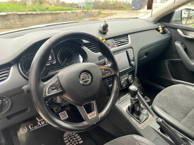 Шкода Октавия Скаут 2014 в Черновцах на Automoto.ua Белый Шкода Октавия Скаут, объемом двигателя 0 л и пробегом 275 тыс. км за 13700 $, фото 10 на Automoto.ua