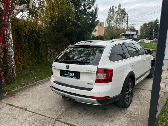 Шкода Октавия Скаут 2014 в Черновцах на Automoto.ua Белый Шкода Октавия Скаут, объемом двигателя 0 л и пробегом 275 тыс. км за 13700 $, фото 4 на Automoto.ua