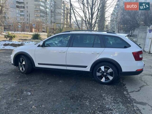 Белый Шкода Октавия Скаут, объемом двигателя 2 л и пробегом 307 тыс. км за 13700 $, фото 23 на Automoto.ua
