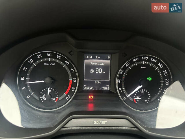 Білий Шкода Octavia Scout, об'ємом двигуна 2 л та пробігом 203 тис. км за 14995 $, фото 91 на Automoto.ua