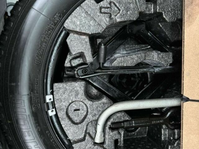 Белый Шкода Октавия Скаут, объемом двигателя 2 л и пробегом 278 тыс. км за 12500 $, фото 7 на Automoto.ua