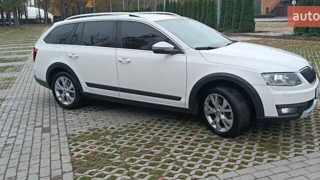 Шкода Октавия Скаут 2015 в Харькове на Automoto.ua Белый Шкода Октавия Скаут, объемом двигателя 1.97 л и пробегом 269 тыс. км за 13699 $, фото 10 на Automoto.ua