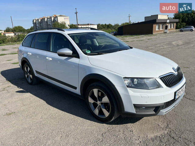 Білий Шкода Octavia Scout, об'ємом двигуна 2 л та пробігом 309 тис. км за 15500 $, фото 2 на Automoto.ua