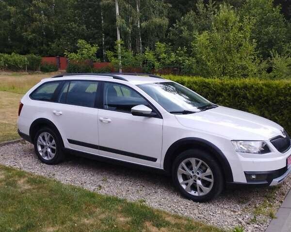 Білий Шкода Octavia Scout, об'ємом двигуна 2 л та пробігом 277 тис. км за 13900 $, фото 2 на Automoto.ua