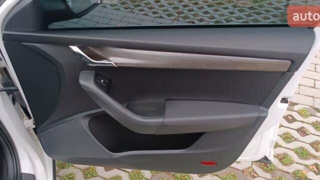 Шкода Октавия Скаут 2015 в Харькове на Automoto.ua Белый Шкода Октавия Скаут, объемом двигателя 1.97 л и пробегом 269 тыс. км за 13699 $, фото 26 на Automoto.ua
