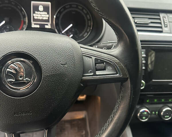 Білий Шкода Octavia Scout, об'ємом двигуна 2 л та пробігом 203 тис. км за 14995 $, фото 42 на Automoto.ua