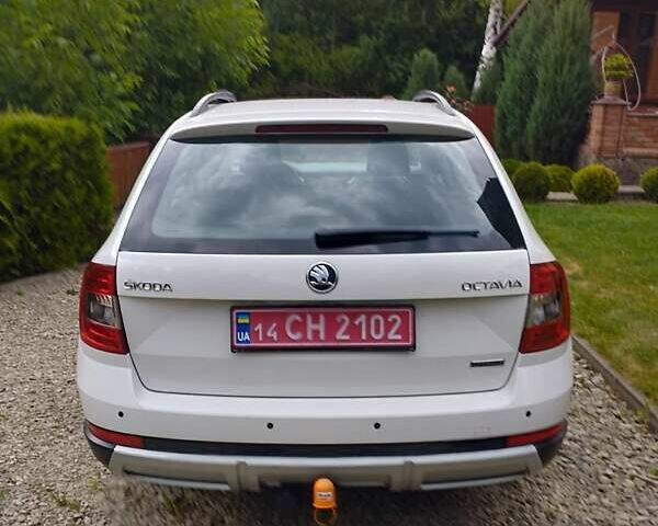 Білий Шкода Octavia Scout, об'ємом двигуна 2 л та пробігом 277 тис. км за 13900 $, фото 7 на Automoto.ua