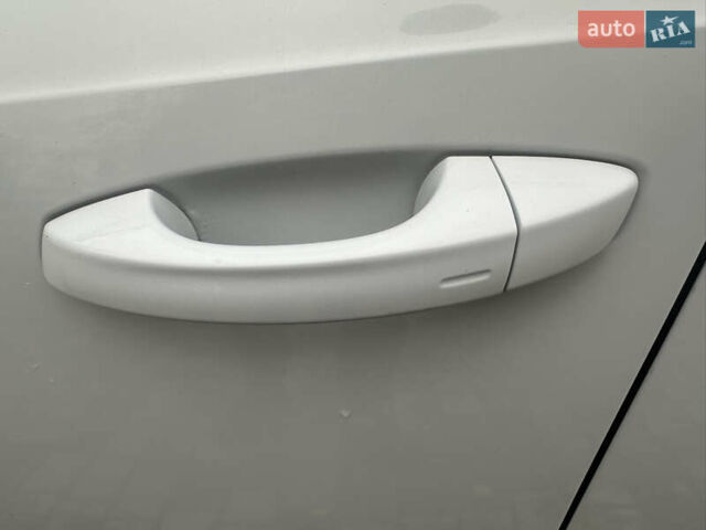 Білий Шкода Octavia Scout, об'ємом двигуна 2 л та пробігом 203 тис. км за 14995 $, фото 30 на Automoto.ua