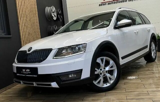 Белый Шкода Октавия Скаут, объемом двигателя 2 л и пробегом 279 тыс. км за 11000 $, фото 8 на Automoto.ua