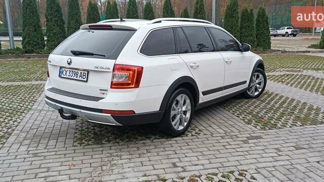 Шкода Октавия Скаут 2015 в Харькове на Automoto.ua Белый Шкода Октавия Скаут, объемом двигателя 1.97 л и пробегом 269 тыс. км за 13699 $, фото 2 на Automoto.ua