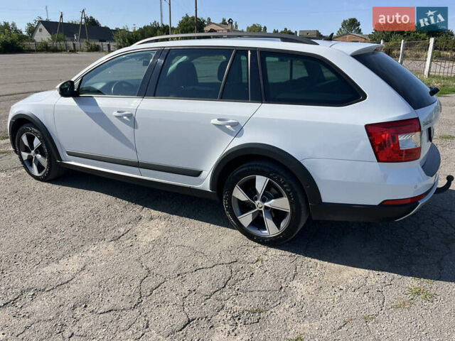 Білий Шкода Octavia Scout, об'ємом двигуна 2 л та пробігом 309 тис. км за 15500 $, фото 4 на Automoto.ua