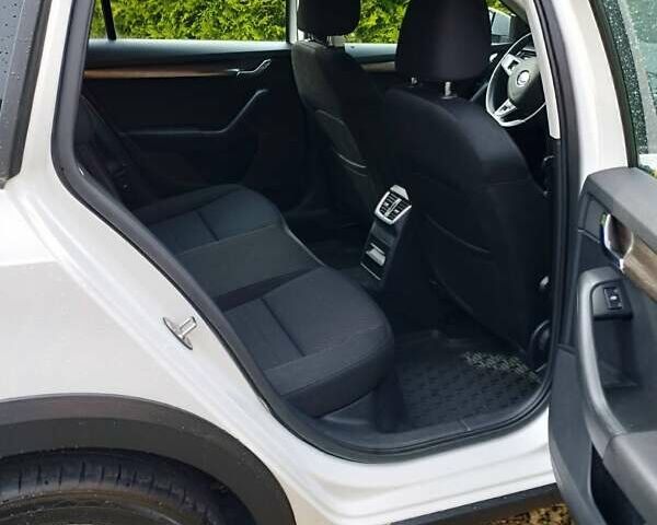 Білий Шкода Octavia Scout, об'ємом двигуна 2 л та пробігом 277 тис. км за 13900 $, фото 34 на Automoto.ua