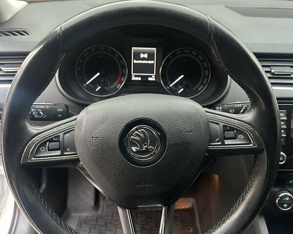 Білий Шкода Octavia Scout, об'ємом двигуна 2 л та пробігом 203 тис. км за 14995 $, фото 41 на Automoto.ua