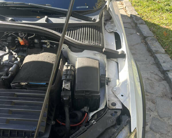 Белый Шкода Октавия Скаут, объемом двигателя 2 л и пробегом 288 тыс. км за 14000 $, фото 11 на Automoto.ua