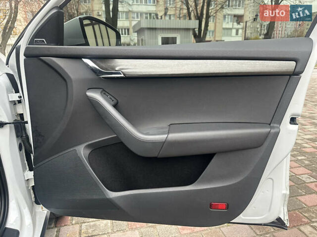Білий Шкода Octavia Scout, об'ємом двигуна 2 л та пробігом 203 тис. км за 14995 $, фото 54 на Automoto.ua