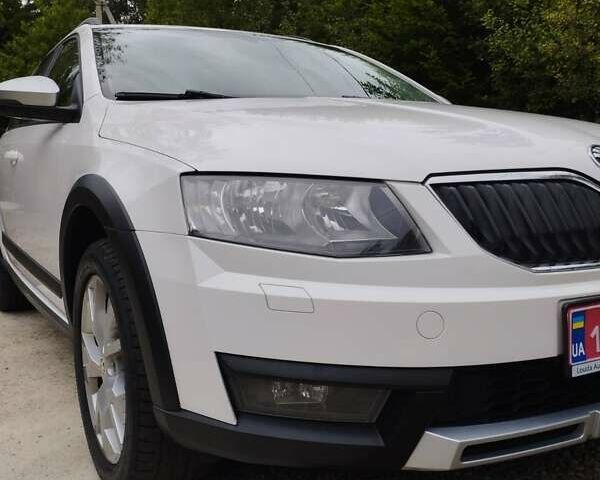 Білий Шкода Octavia Scout, об'ємом двигуна 2 л та пробігом 277 тис. км за 13900 $, фото 14 на Automoto.ua