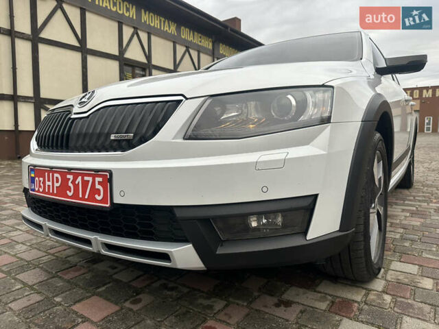 Білий Шкода Octavia Scout, об'ємом двигуна 2 л та пробігом 203 тис. км за 14995 $, фото 22 на Automoto.ua