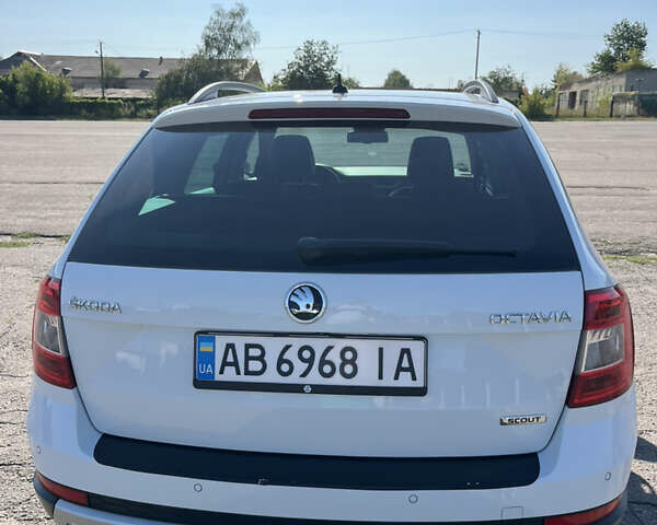 Білий Шкода Octavia Scout, об'ємом двигуна 2 л та пробігом 309 тис. км за 15500 $, фото 6 на Automoto.ua