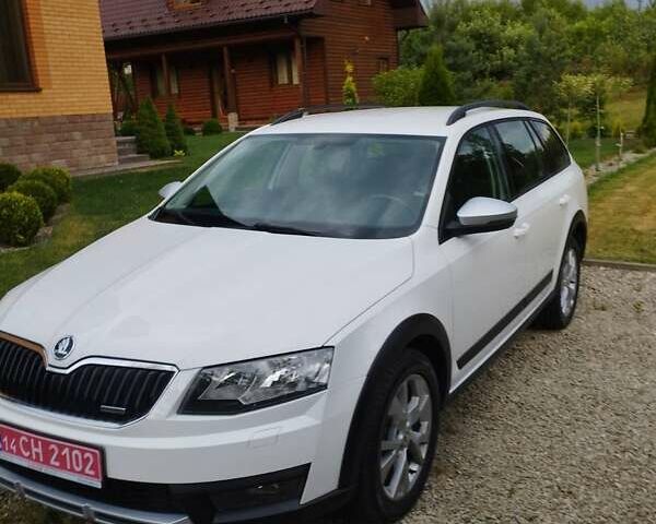 Білий Шкода Octavia Scout, об'ємом двигуна 2 л та пробігом 277 тис. км за 13900 $, фото 11 на Automoto.ua