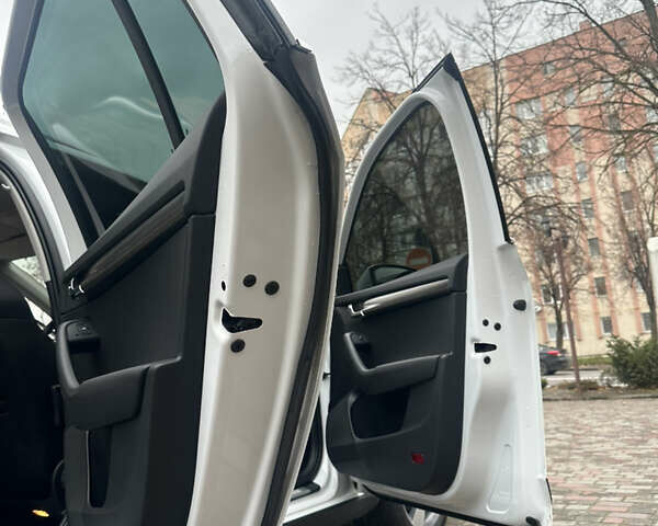 Білий Шкода Octavia Scout, об'ємом двигуна 2 л та пробігом 203 тис. км за 14995 $, фото 79 на Automoto.ua