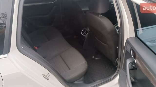 Шкода Октавия Скаут 2015 в Харькове на Automoto.ua Белый Шкода Октавия Скаут, объемом двигателя 1.97 л и пробегом 269 тыс. км за 13699 $, фото 27 на Automoto.ua