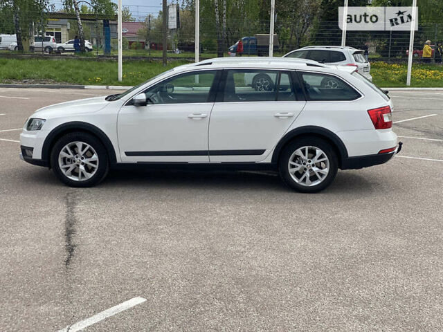 Білий Шкода Octavia Scout, об'ємом двигуна 2 л та пробігом 207 тис. км за 15350 $, фото 6 на Automoto.ua