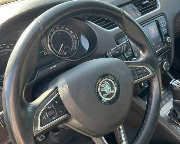 Білий Шкода Octavia Scout, об'ємом двигуна 2 л та пробігом 309 тис. км за 15500 $, фото 8 на Automoto.ua
