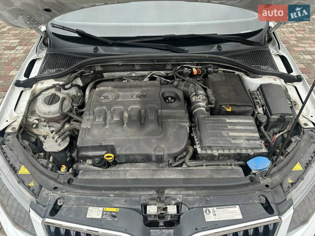 Білий Шкода Octavia Scout, об'ємом двигуна 2 л та пробігом 203 тис. км за 14995 $, фото 68 на Automoto.ua