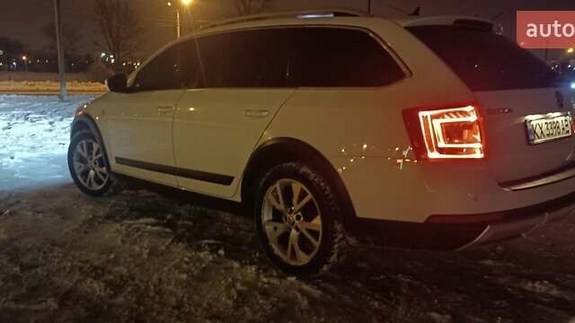 Белый Шкода Октавия Скаут, объемом двигателя 1.97 л и пробегом 271 тыс. км за 13799 $, фото 12 на Automoto.ua
