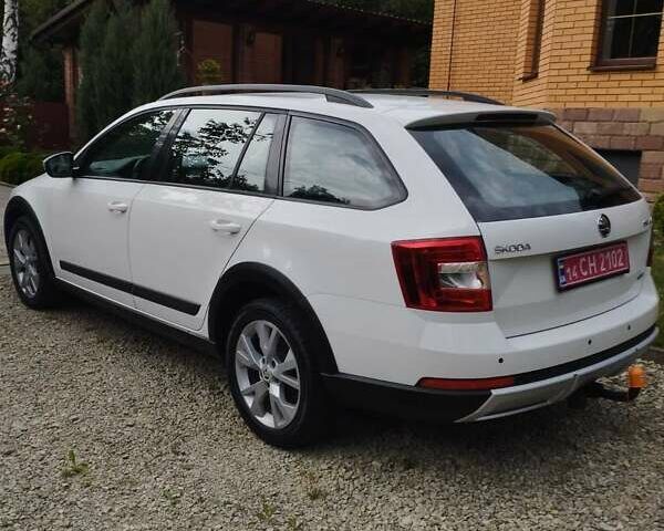 Білий Шкода Octavia Scout, об'ємом двигуна 2 л та пробігом 277 тис. км за 13900 $, фото 9 на Automoto.ua