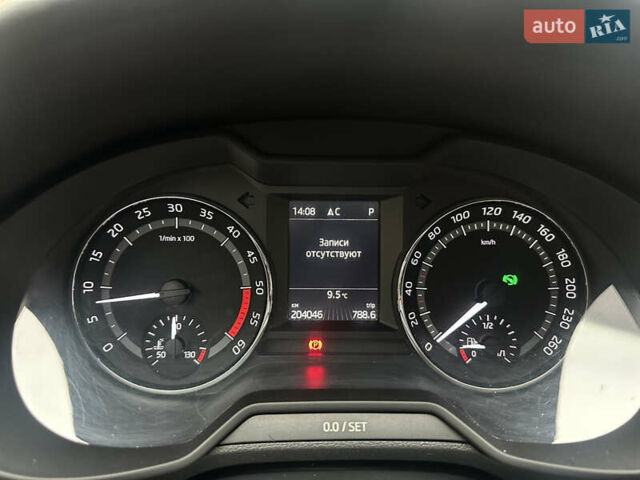 Білий Шкода Octavia Scout, об'ємом двигуна 2 л та пробігом 203 тис. км за 14995 $, фото 98 на Automoto.ua