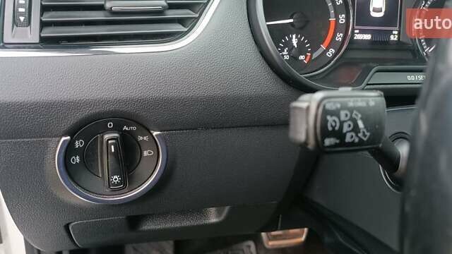 Шкода Октавия Скаут 2015 в Харькове на Automoto.ua Белый Шкода Октавия Скаут, объемом двигателя 1.97 л и пробегом 269 тыс. км за 13699 $, фото 19 на Automoto.ua