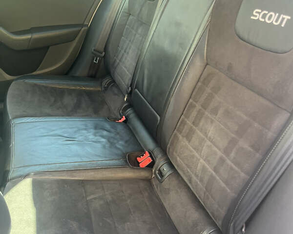 Белый Шкода Октавия Скаут, объемом двигателя 2 л и пробегом 288 тыс. км за 14000 $, фото 13 на Automoto.ua