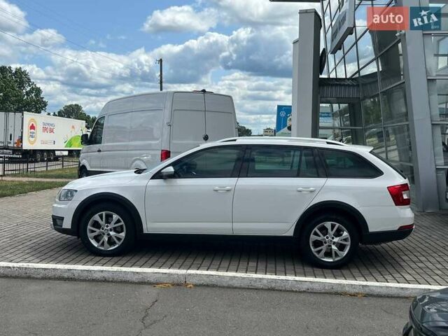 Белый Шкода Октавия Скаут, объемом двигателя 1.97 л и пробегом 222 тыс. км за 17300 $, фото 11 на Automoto.ua