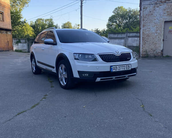 Білий Шкода Octavia Scout, об'ємом двигуна 2 л та пробігом 260 тис. км за 13999 $, фото 2 на Automoto.ua