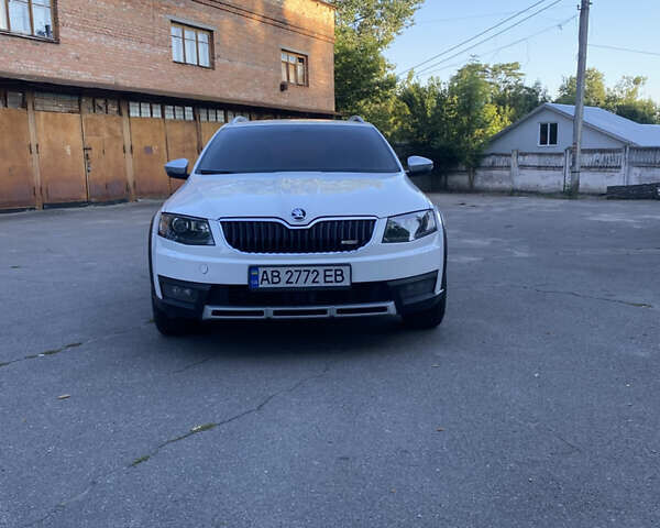 Білий Шкода Octavia Scout, об'ємом двигуна 2 л та пробігом 260 тис. км за 13999 $, фото 1 на Automoto.ua