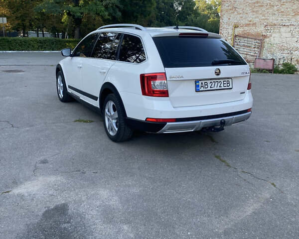 Білий Шкода Octavia Scout, об'ємом двигуна 2 л та пробігом 260 тис. км за 13999 $, фото 8 на Automoto.ua