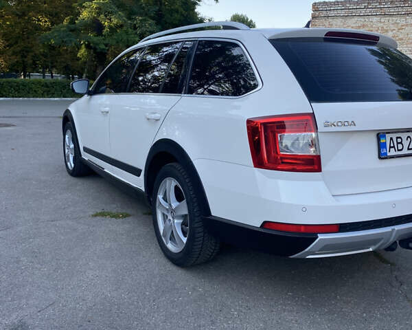 Білий Шкода Octavia Scout, об'ємом двигуна 2 л та пробігом 260 тис. км за 13999 $, фото 7 на Automoto.ua