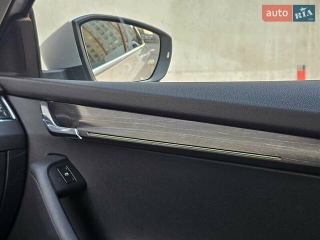 Белый Шкода Октавия Скаут, объемом двигателя 1.97 л и пробегом 185 тыс. км за 19999 $, фото 45 на Automoto.ua