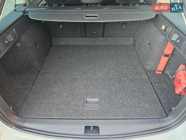 Белый Шкода Октавия Скаут, объемом двигателя 1.97 л и пробегом 185 тыс. км за 19999 $, фото 23 на Automoto.ua