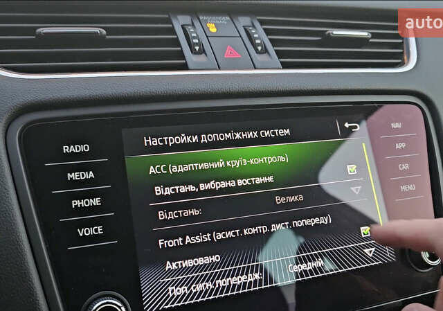 Белый Шкода Октавия Скаут, объемом двигателя 1.97 л и пробегом 185 тыс. км за 19999 $, фото 39 на Automoto.ua